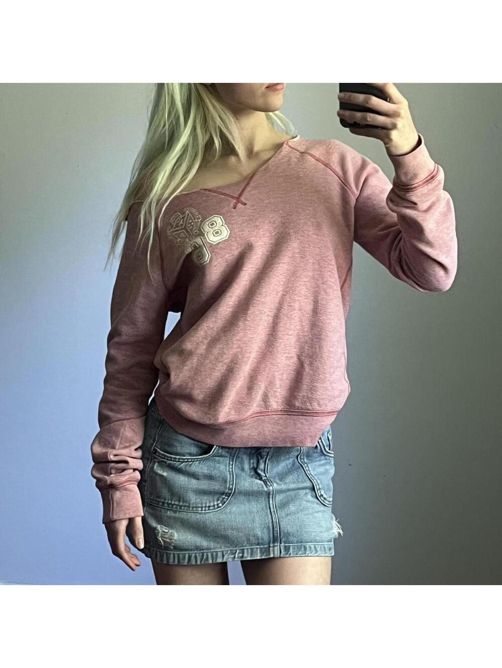 Vintage y2k PINK off the shoulder crewneck - Picture 3 of 8